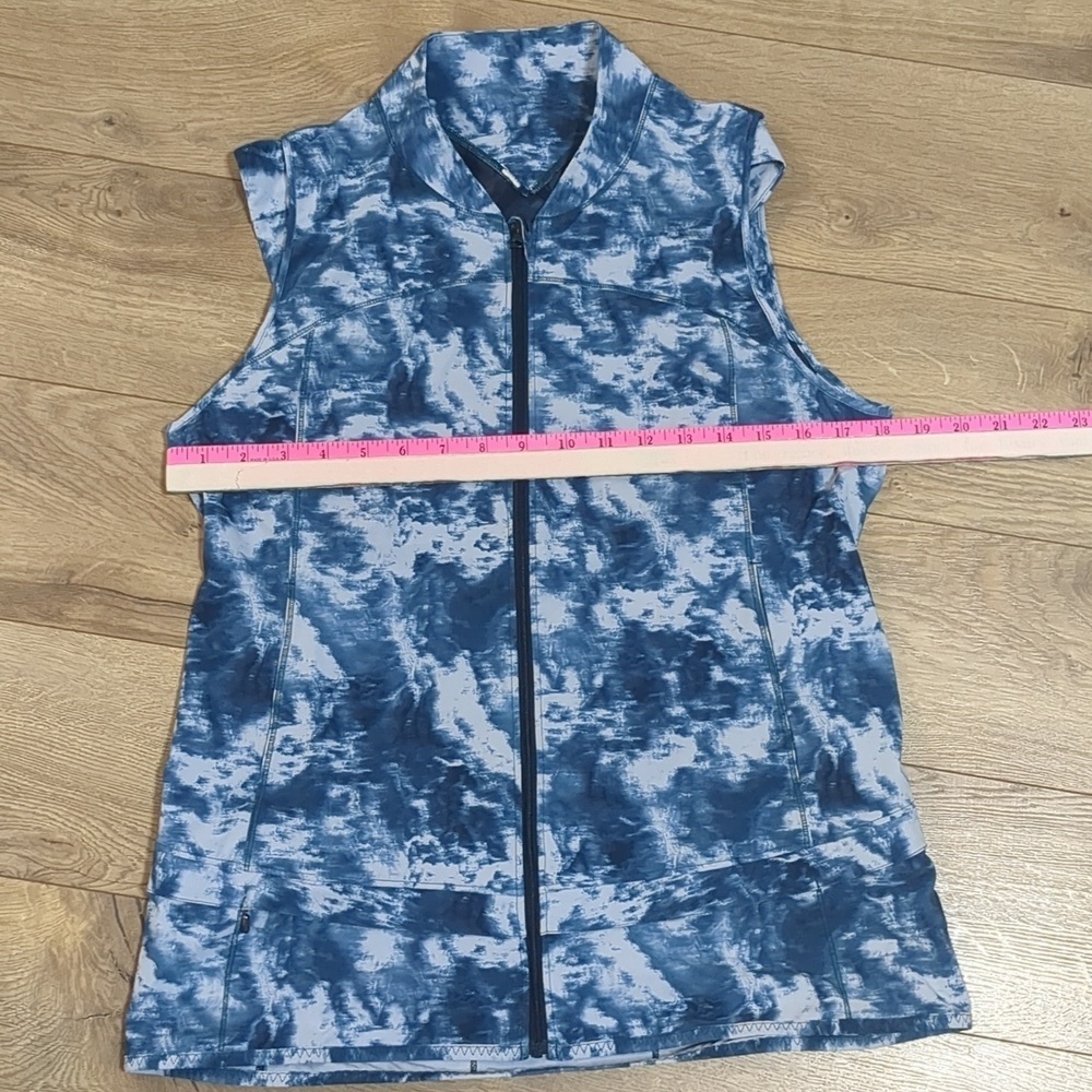 Lululemon Light Speed Vest Sz 8 blue/grey tie dye - Picture 4 of 8